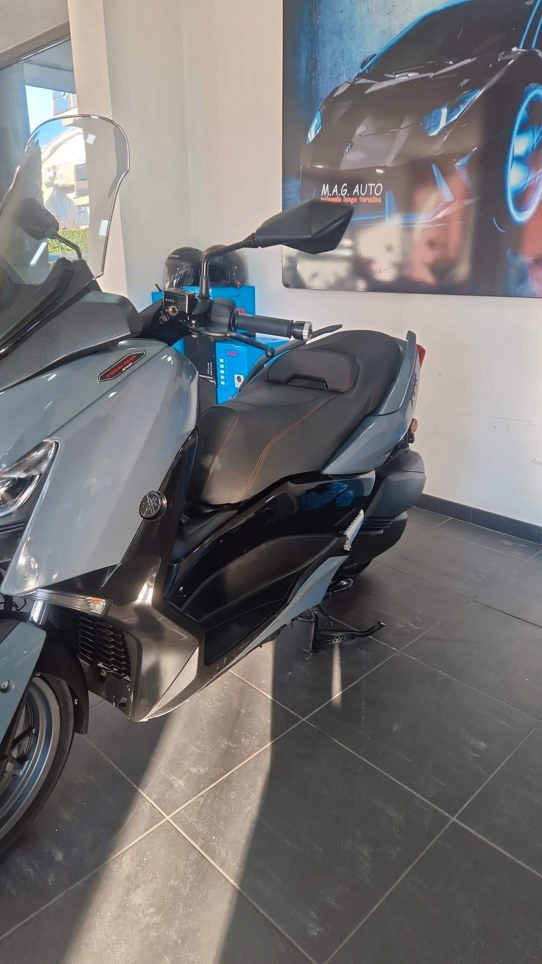 Yamaha X-Max 300