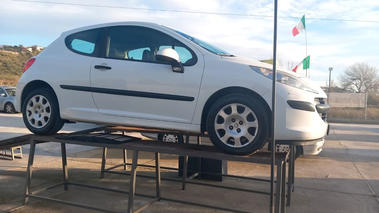 Peugeot 207 1.4 HDi 70CV 3p. XS