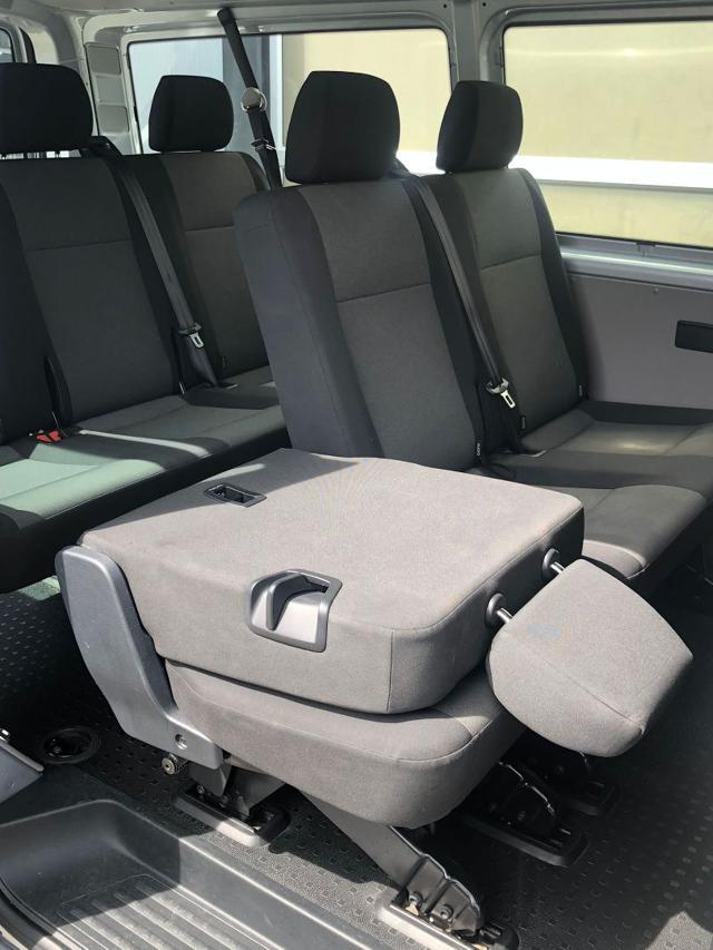 VOLKSWAGEN Transporter 2.0 TDI 102CV 9 Posti NOLEGGIO