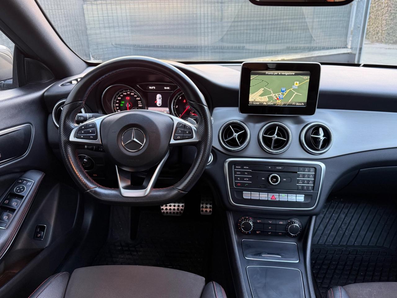 Mercedes-benz CLA 180 180d PREMIUM PACK RETROCAMERA SENSORI PELLE
