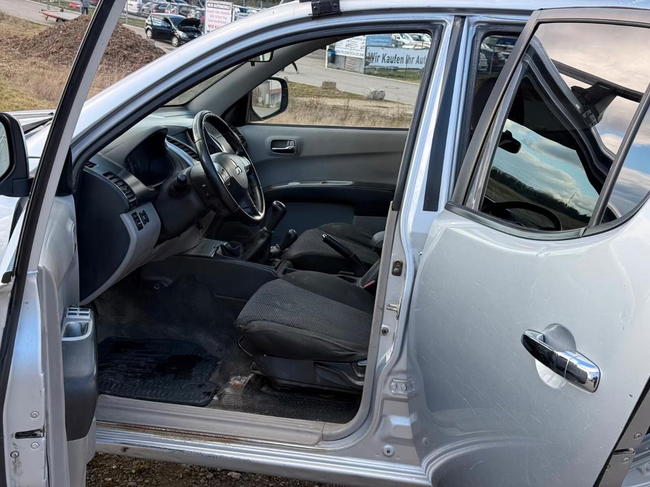 Mitsubishi L200 Pick-Up Double Cab 2.5 D-ID 4WD