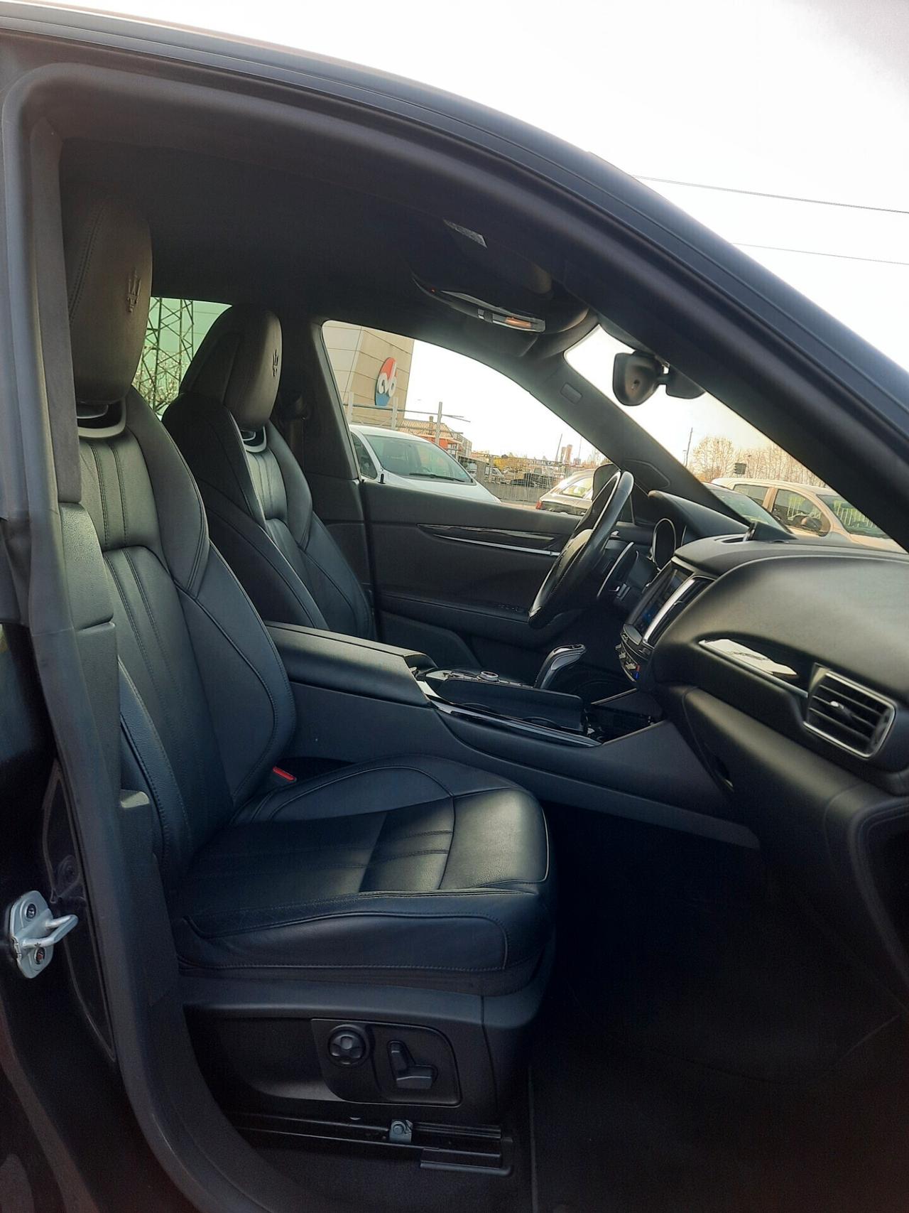 Maserati Levante V6 Diesel Q4 AWD Granlusso IVA DETRAIBILE