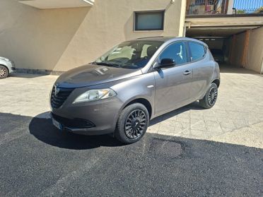 Lancia Ypsilon 0.9 TwinAir 85 CV 5 porte Metano Ecochic Gold