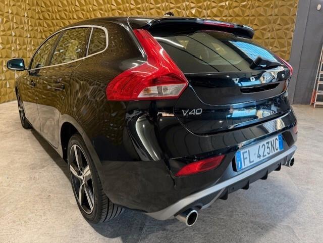 Volvo V40 D2 R-design