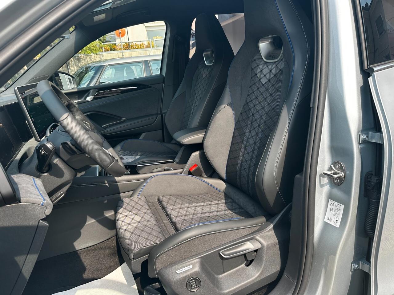 Volkswagen Tiguan III 1.5 tsi ehybrid R-Line Plus 204cv dsg / 4 ANNI DI GARANZIA