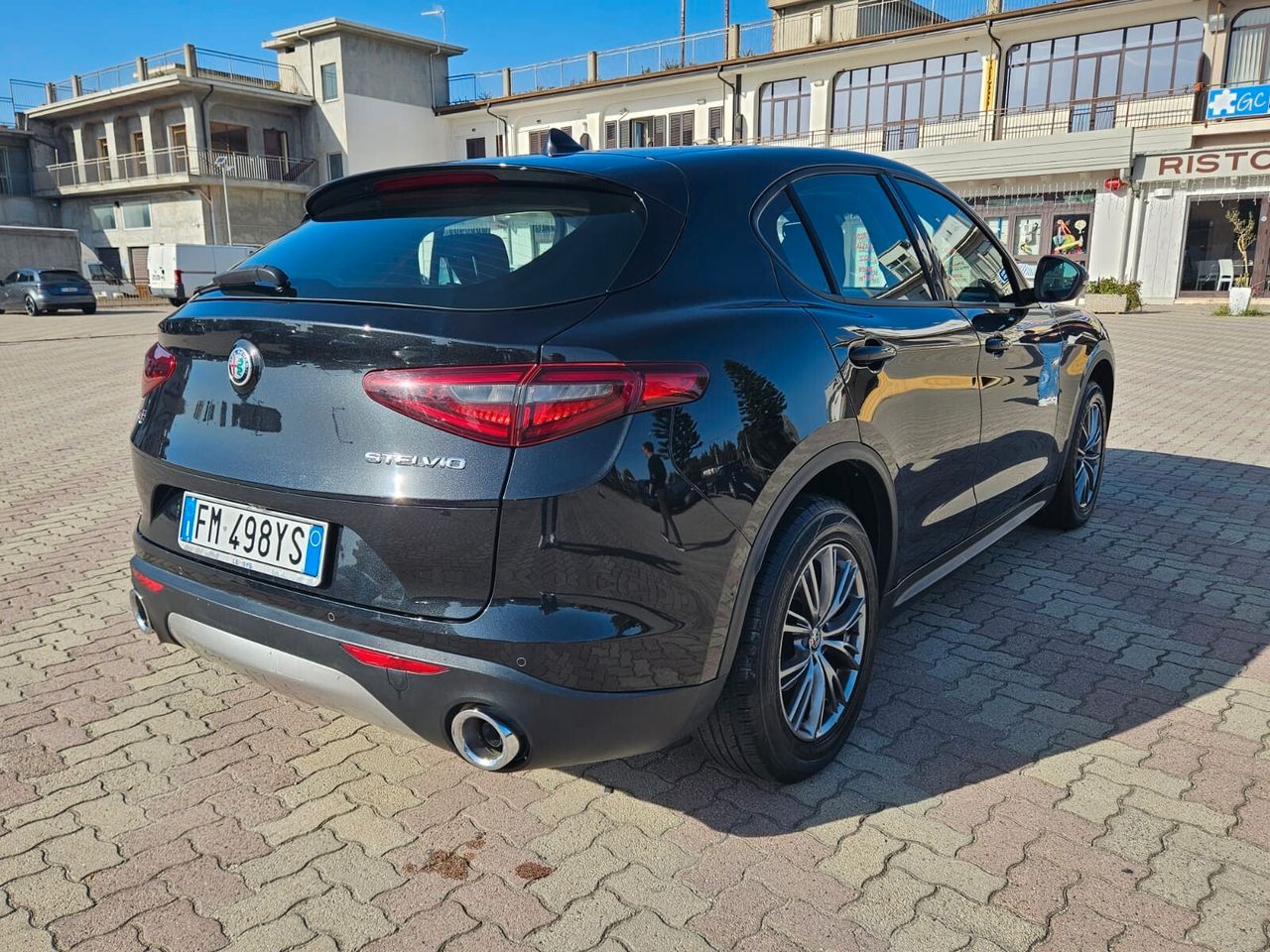 Alfa Romeo Stelvio 2017 photo 3