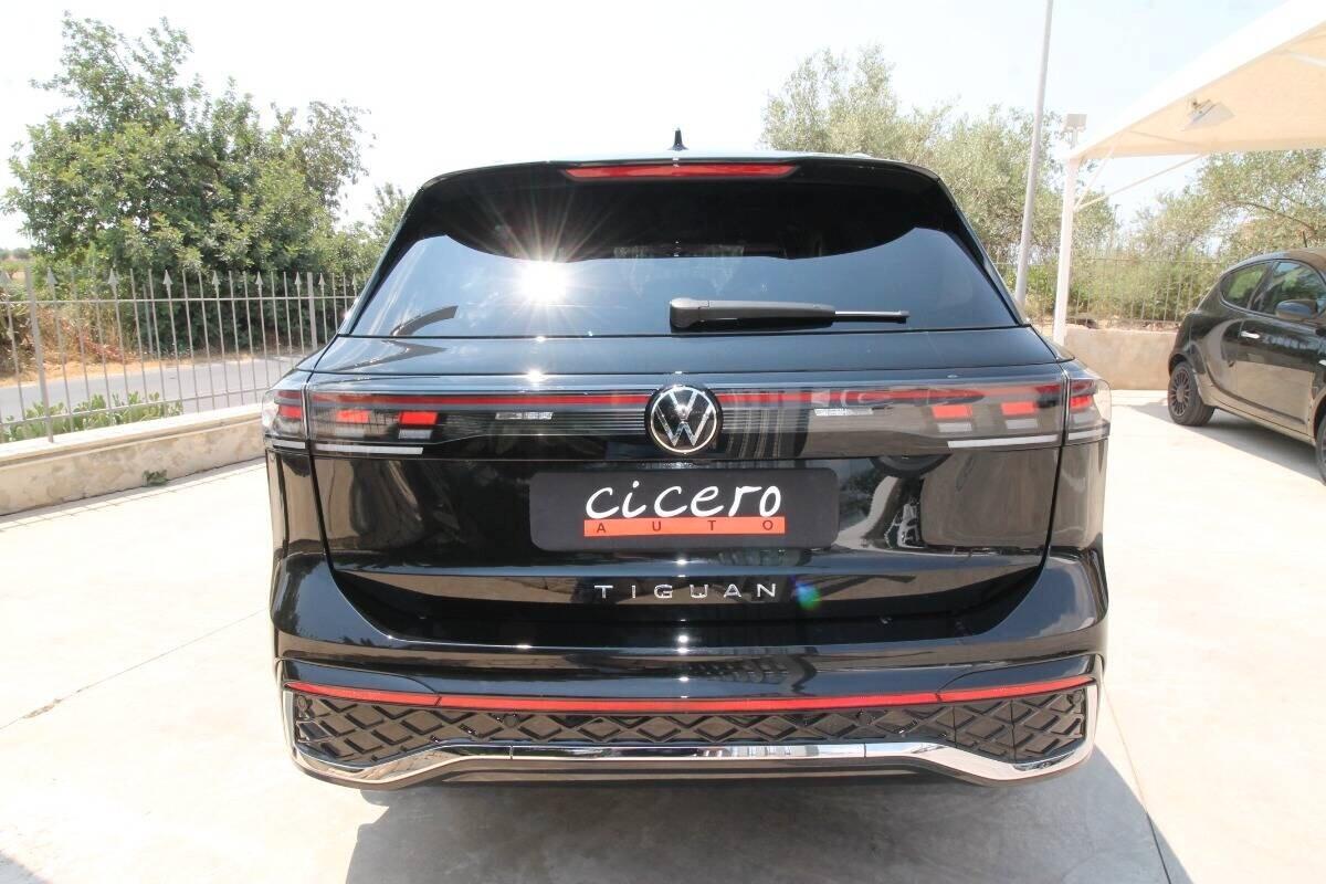 Volkswagen Tiguan 2.0 TDI 150 CV DSG R-Line|2025