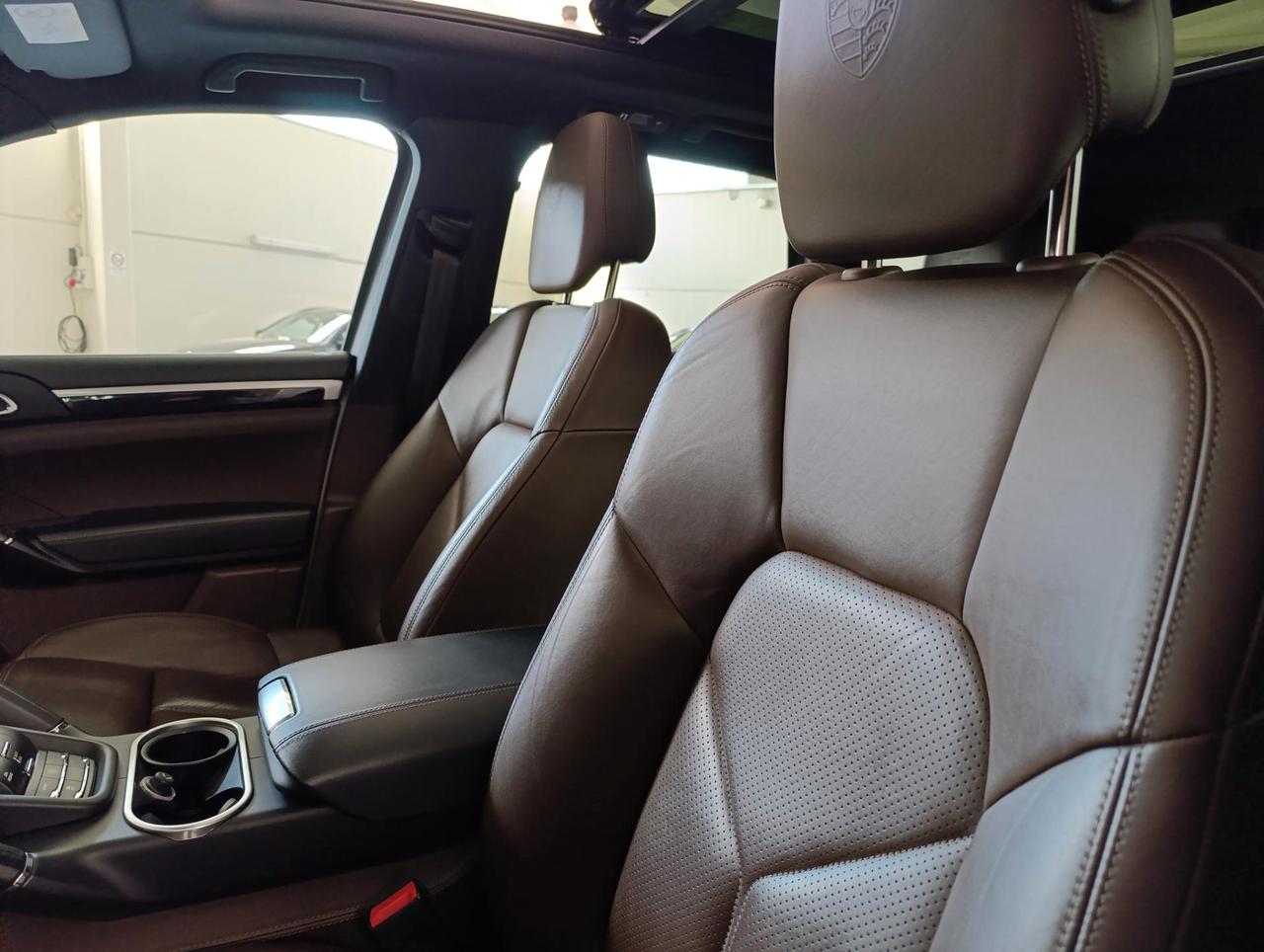 Porsche Cayenne 3.0 Platinum Edition tiptronic