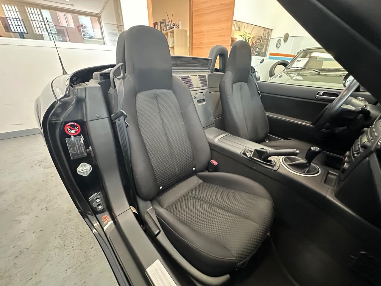 Mazda MX-5 Roadster Coupé 1.8L Wind