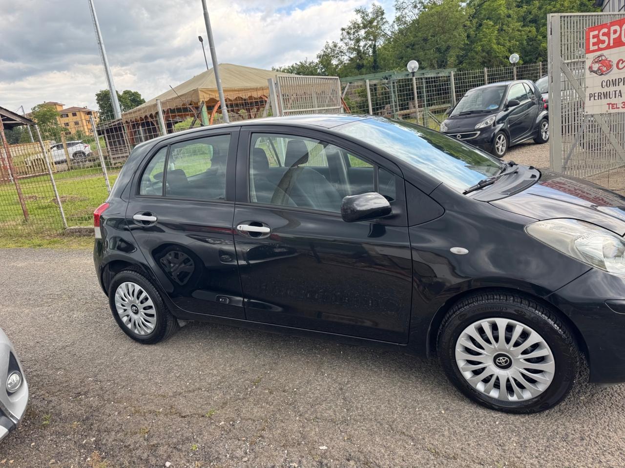 Toyota Yaris 1.3 5 porte Sol NEOPATENTATI