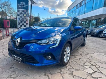 Renault Clio TCe 12V 100 CV 5 porte Intens NAVI - APPLE CARPLAY - ANDROIDAUTO - VETRI OSCURATI - FARI FULL LED