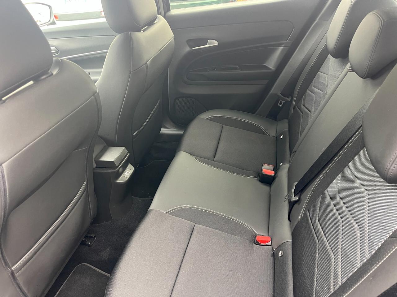 Jeep Avenger 1.2 Turbo 100 CV MHEV Summit