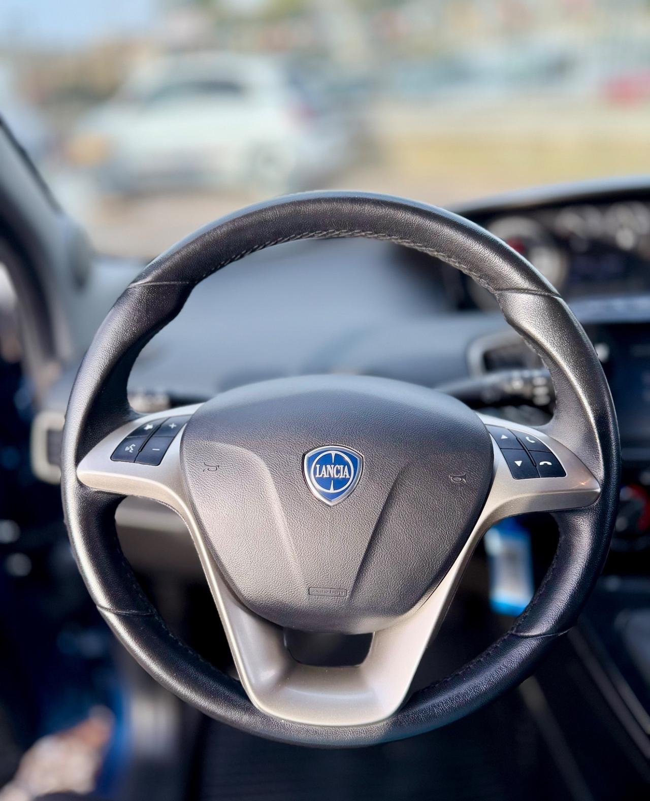 Lancia Ypsilon 1.0 FireFly 5 porte Hybrid Alberta Ferretti