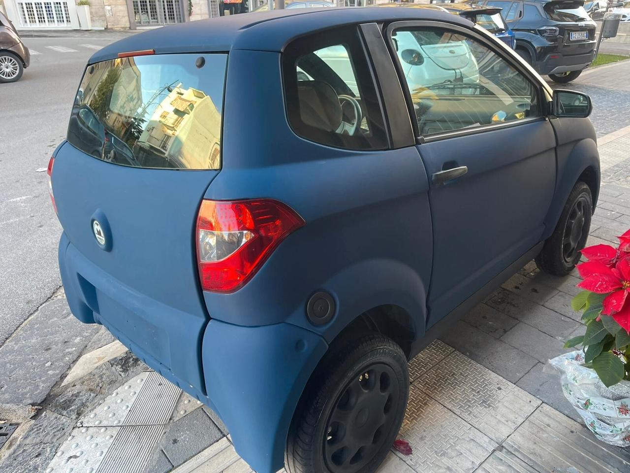 Aixam City min blu matt pronta consegna