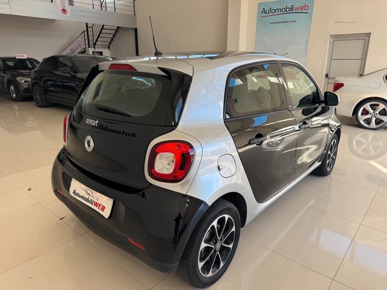 Smart ForFour 60 1.0 Black Passion