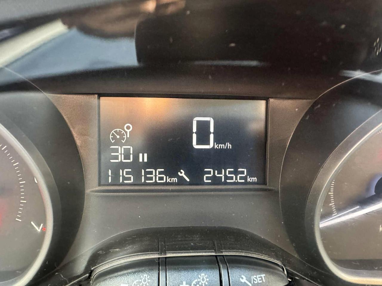 Peugeot 208 Anno 2019 1.2 Benz CARROZZERIA DA VISIONARE