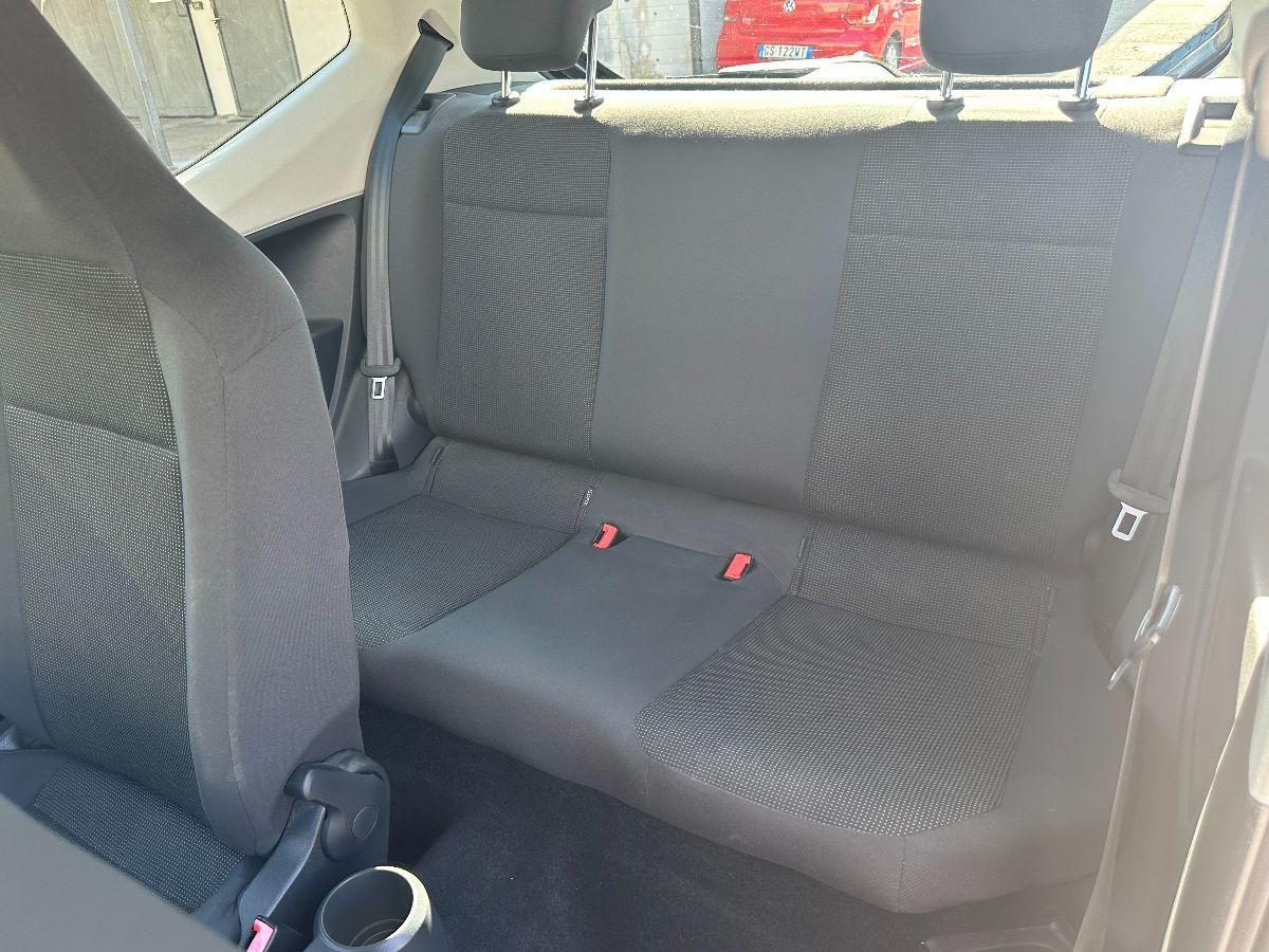 VOLKSWAGEN - Up! - 3 porte take