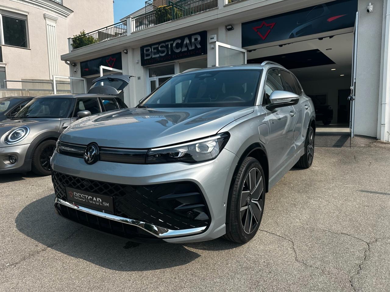 Volkswagen Tiguan III 1.5 tsi ehybrid R-Line Plus 204cv dsg / 4 ANNI DI GARANZIA