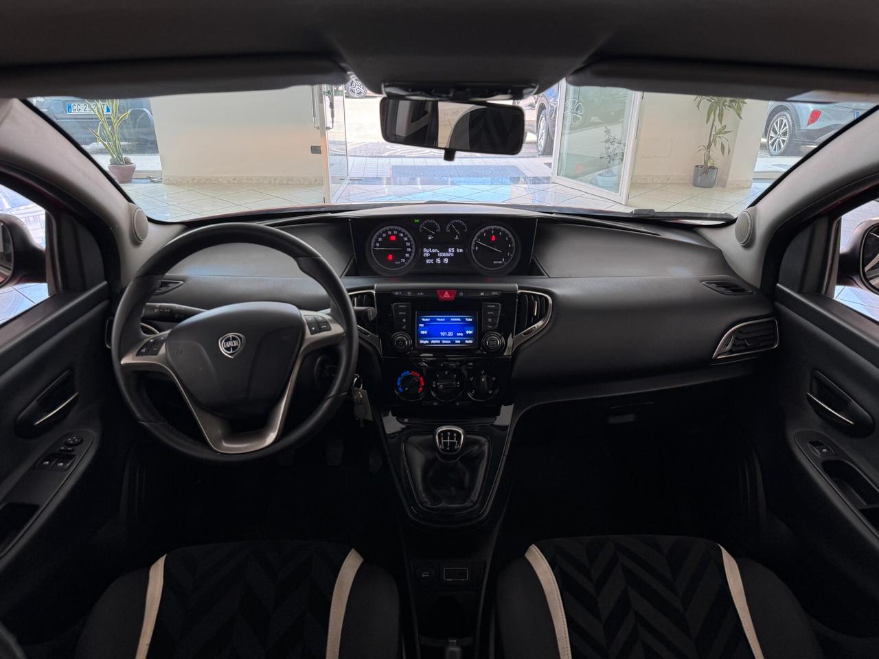 Lancia Ypsilon 1.2 69 CV 5 porte Gold