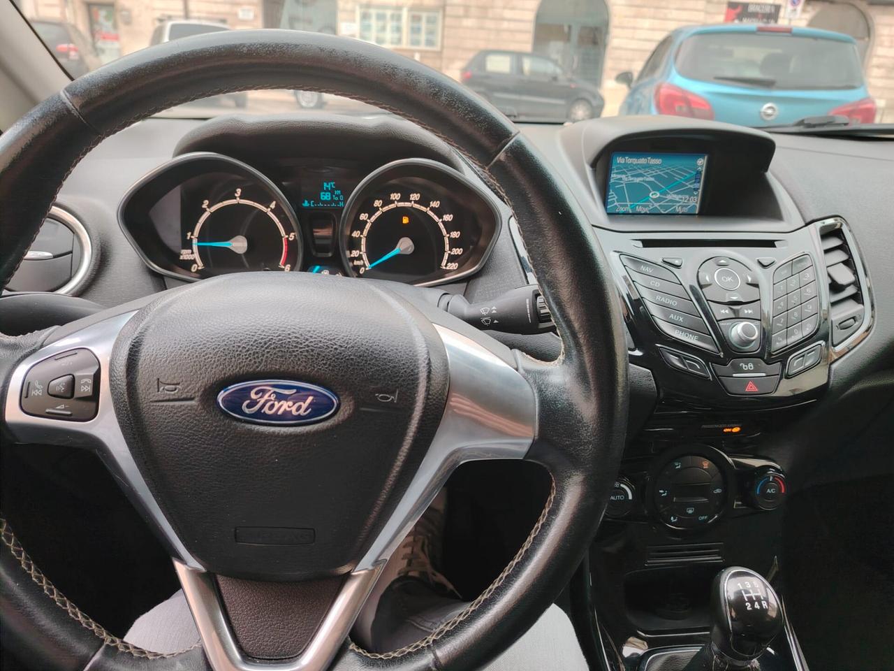 Ford Fiesta 1.5 TDCi 75CV 5 porte Titanium