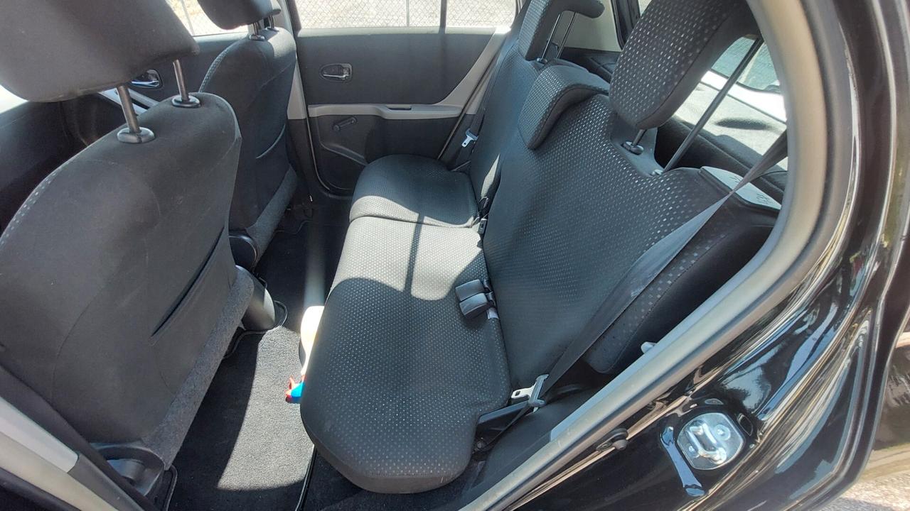 Toyota Yaris 1.0 5 porte Sol