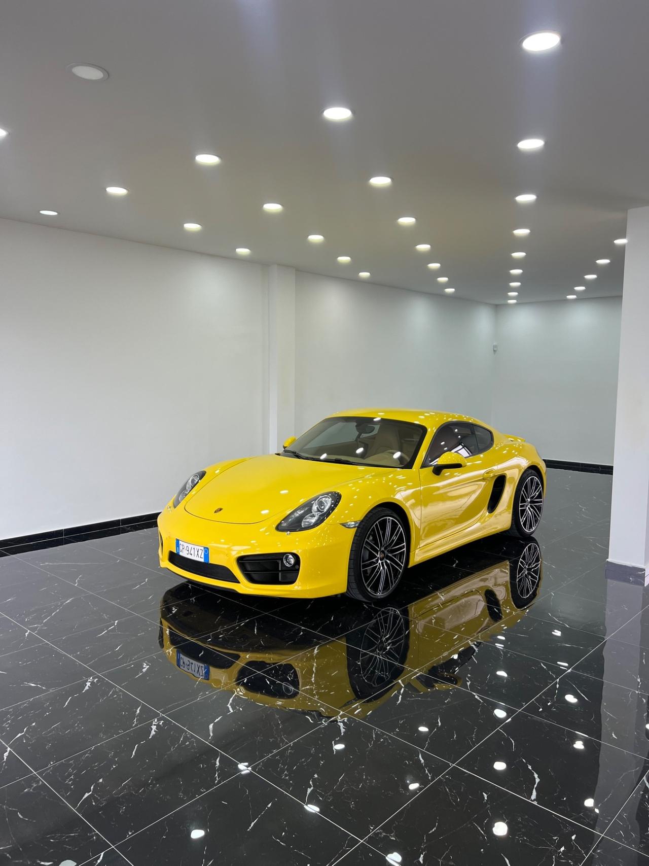 Porsche Cayman 2.7