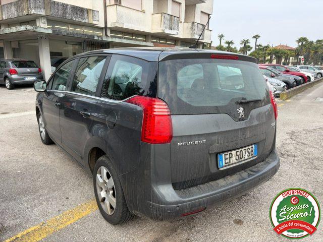 PEUGEOT 5008 1.6 e-HDi 115CV Stop&Start cambio robotizzato Allu