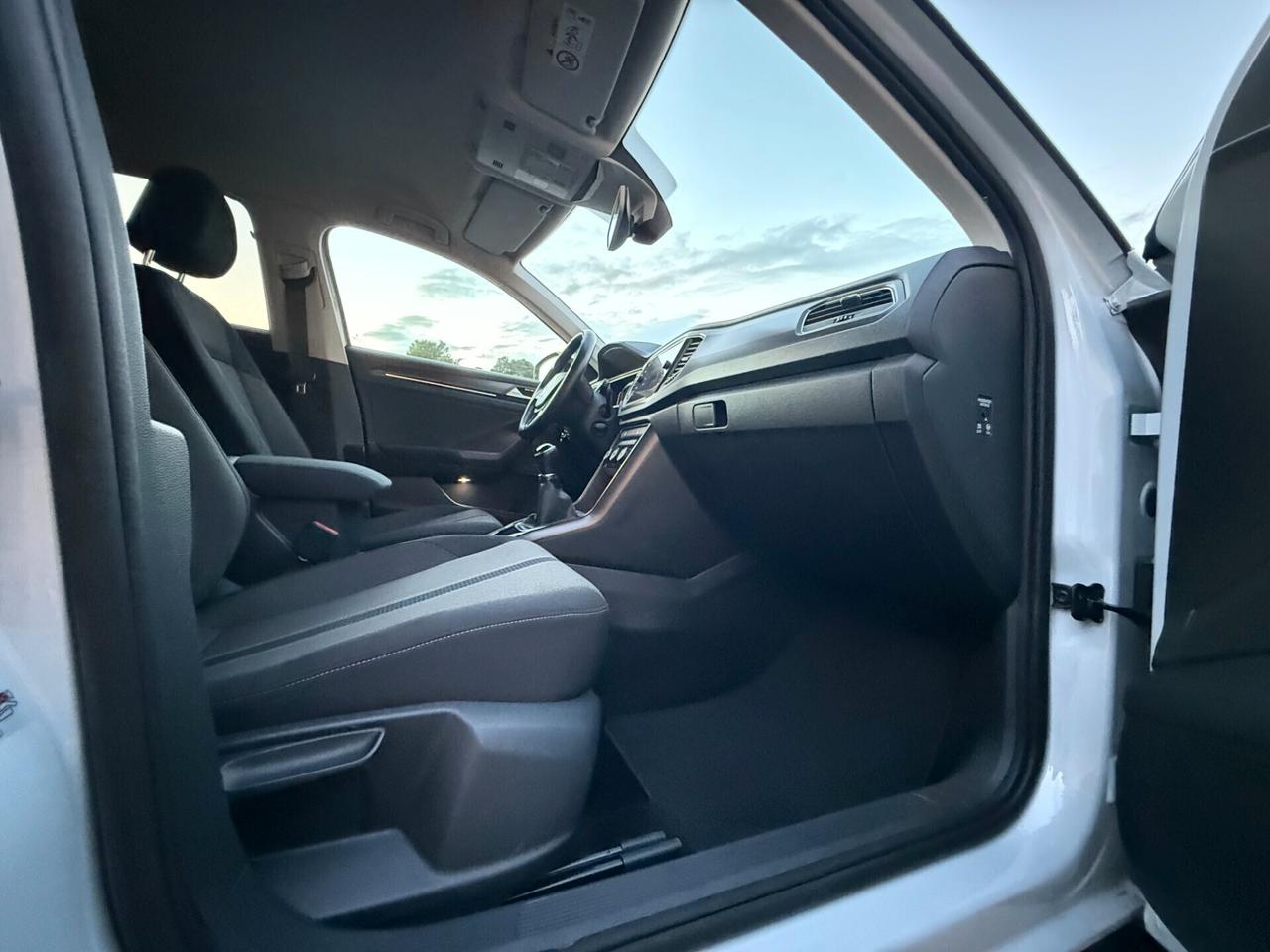 Volkswagen T-Roc/1.0 TSI 116 CV/CAR PLAY/CERCHI 17"/NEO