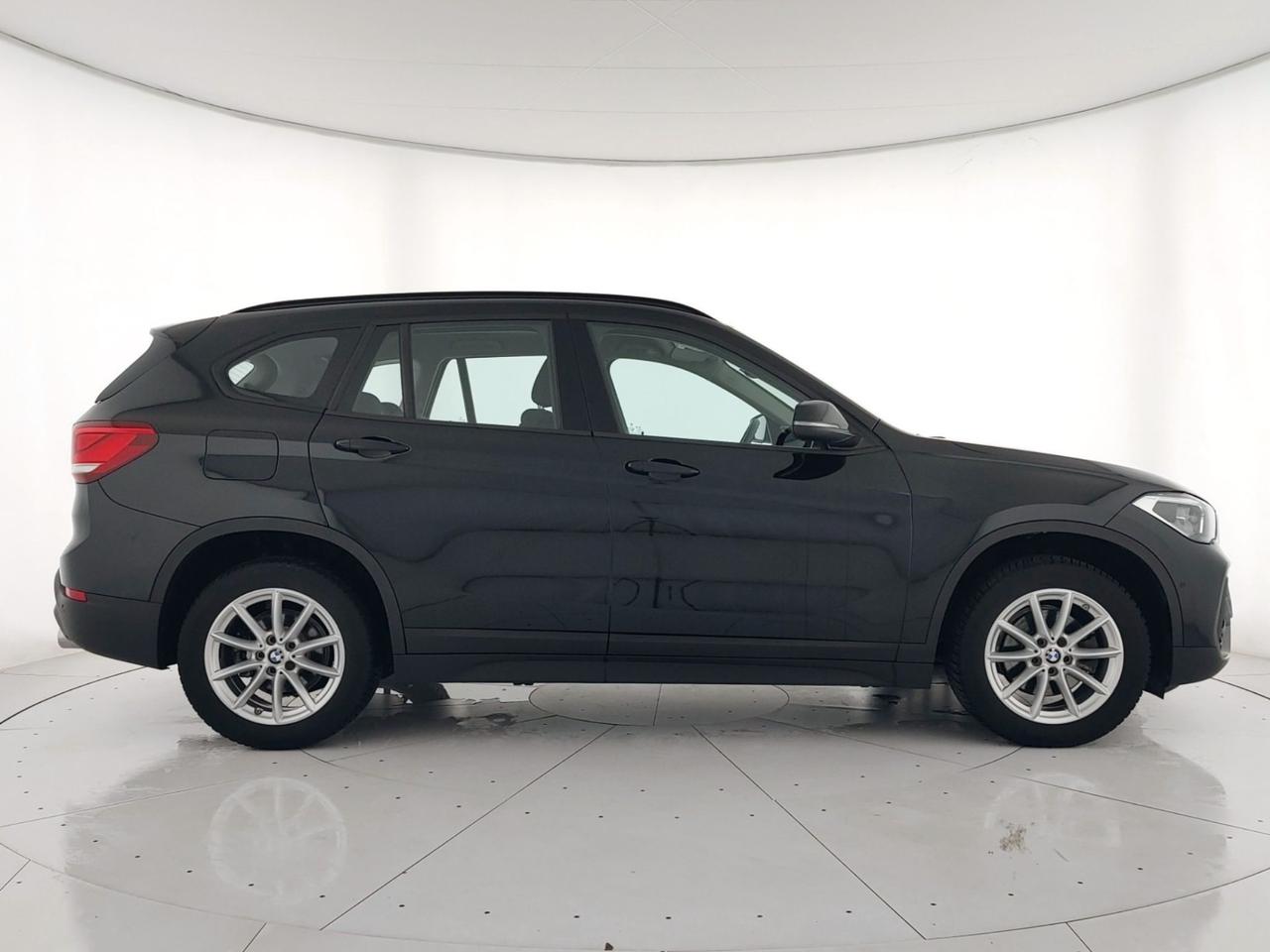 BMW X1 sdrive18d Business Advantage auto LED+C17''+NAVI