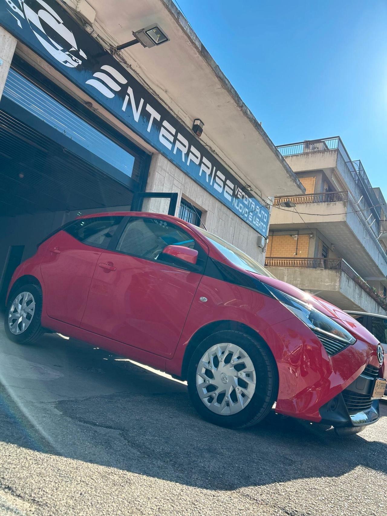 Toyota Aygo Connect 1.0 VVT-i 72 CV 5 porte x-clusiv