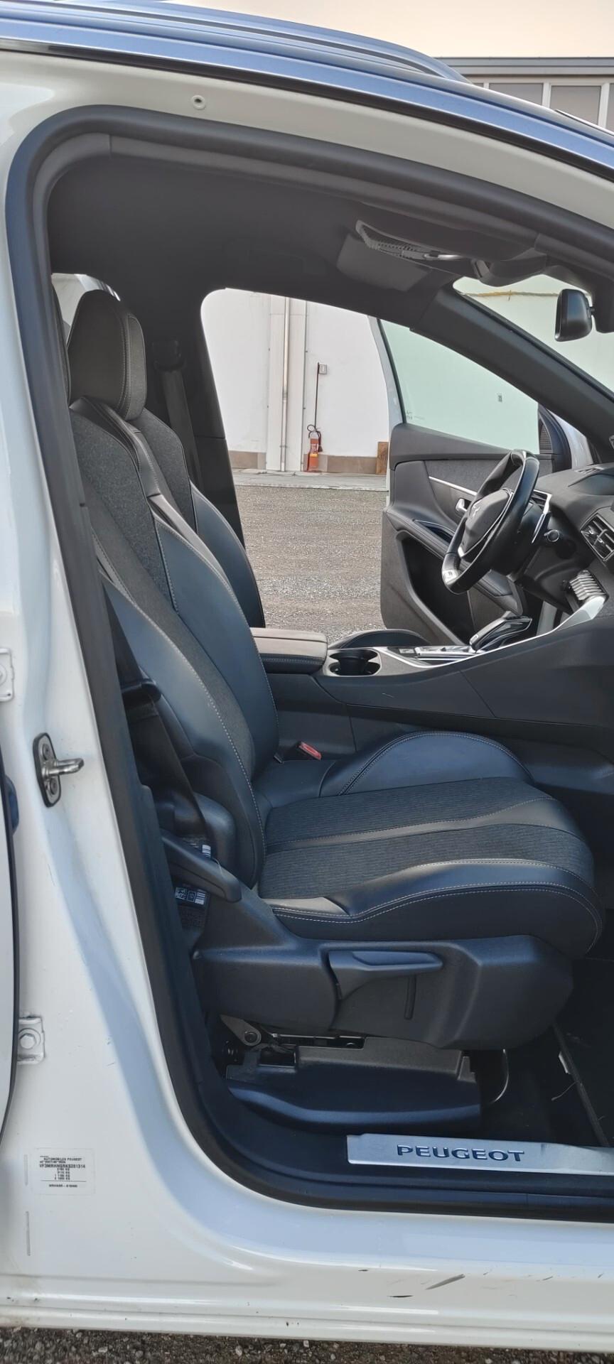 Peugeot 5008 PureTech Turbo 130 S&S EAT8 Allure