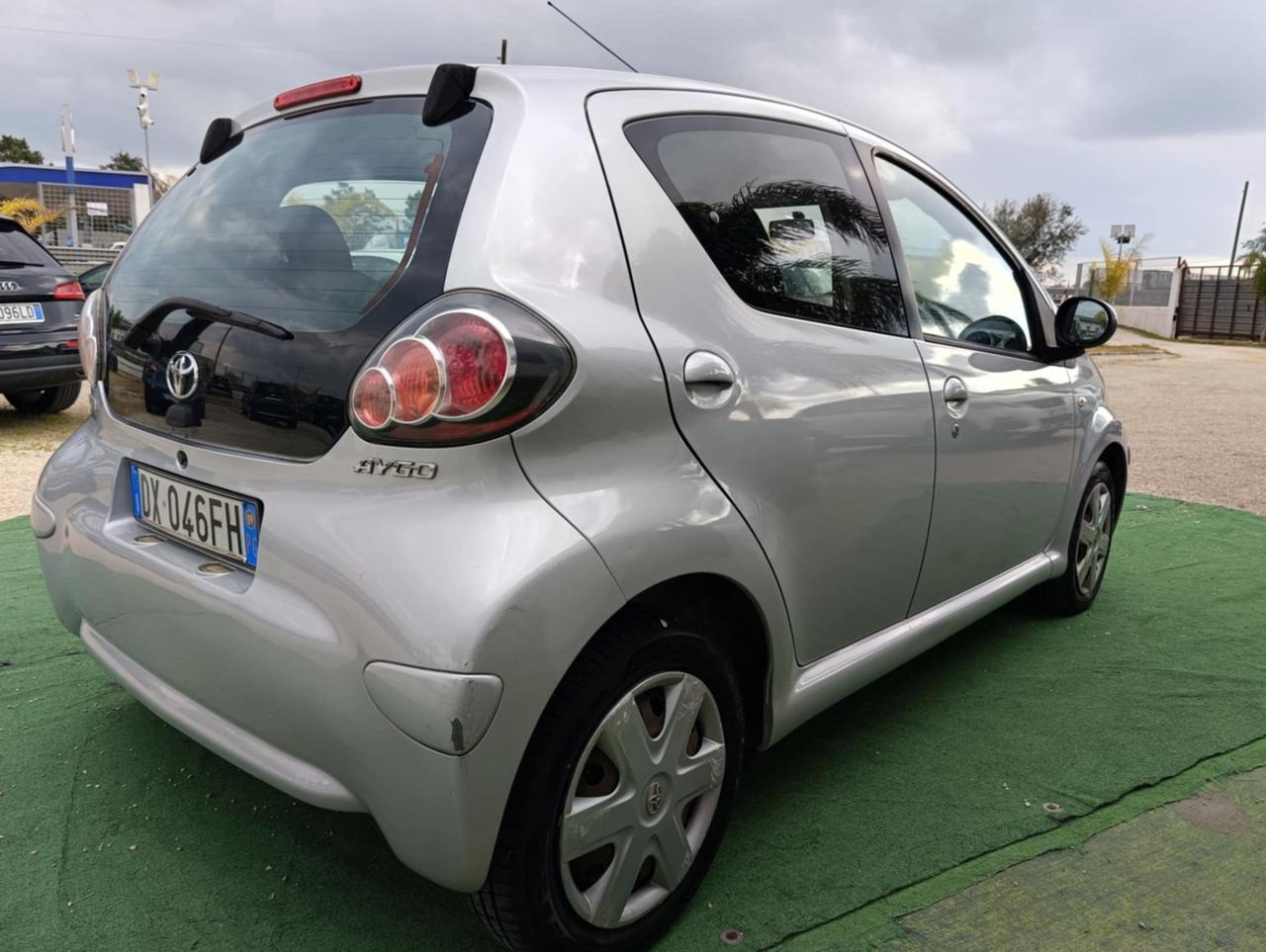 Toyota Aygo 1.0 12V VVT-i 5 porte - 2009