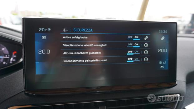 PEUGEOT 3008 BlueHDi 130 S&S EAT8 Allure Pack