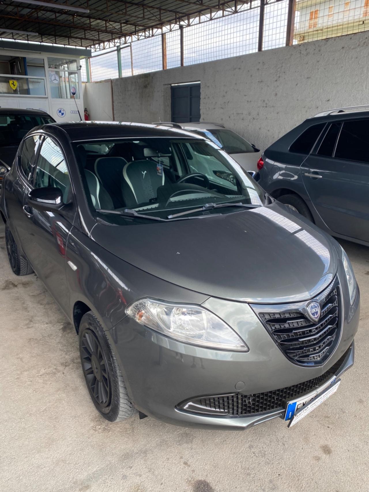 Lancia Ypsilon Twin Air Gas 2015 Pochi Km