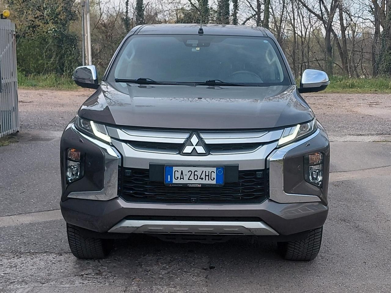 Mitsubishi L200 2.3d D.cab UNICO PROPRIETARIO