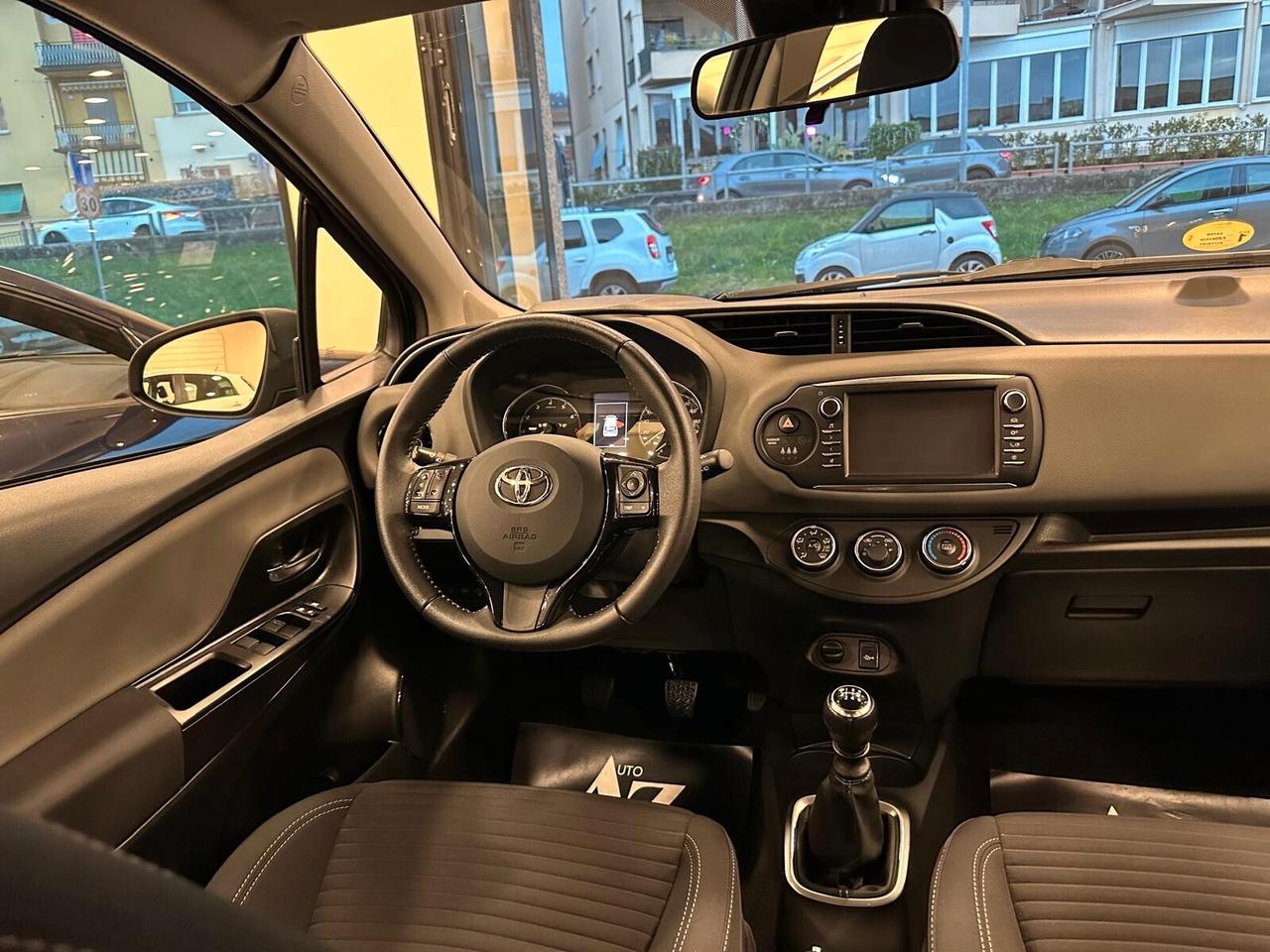 Toyota Yaris 1.5 5 porte Lounge