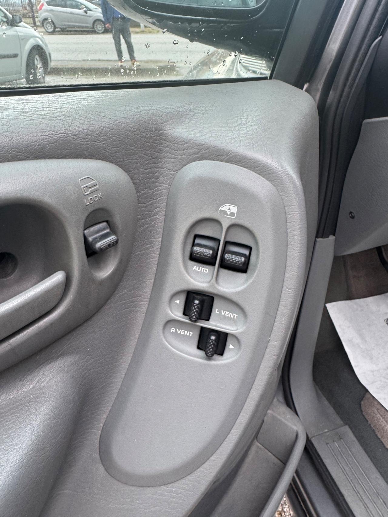 Chrysler Voyager 2.5 CRD cat LX 7posti GARANZIA