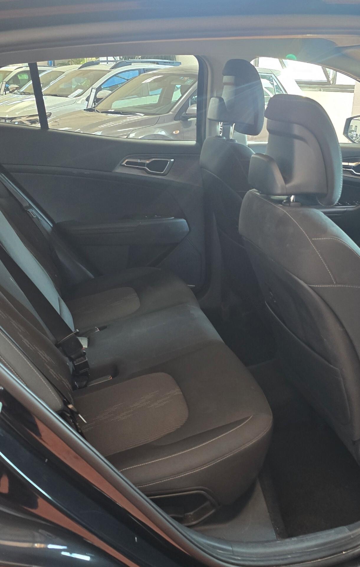 Kia Sportage 1.6 T-GDi HEV 239 CV (176 kW) AT6 AWD – Il SUV Premium Tecnologico Integrale
