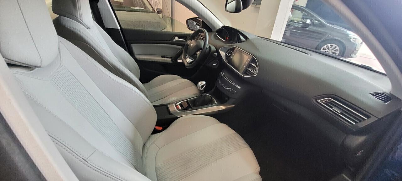 Peugeot 308 1.2 Turbo 130CV Allure solo 39.000 km