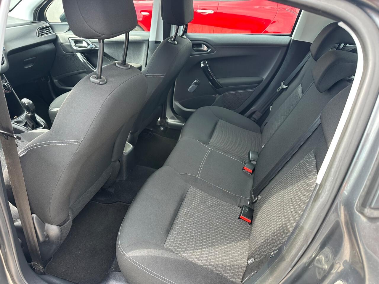 Peugeot 208 BlueHDi 75 5 porte Allure 2016