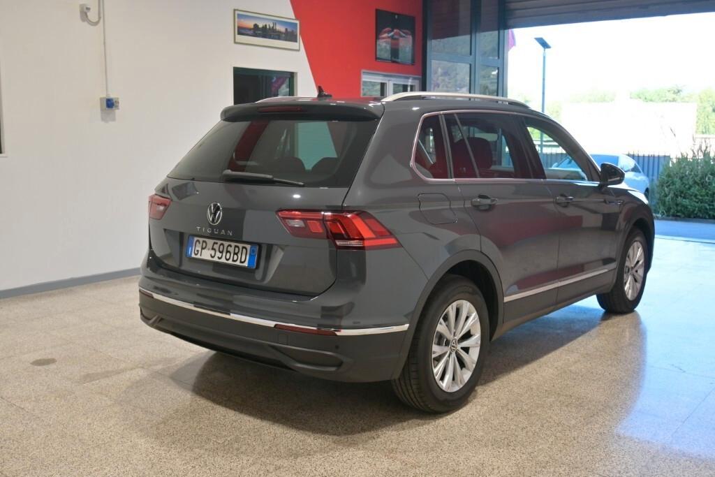 VOLKSWAGEN TIGUAN 2.0 TDI 150CV DSG SCR LIFE ( FARI LED - CLIMA TRIZONA - ADAPTIVE CRUISE - AMBIENT LIGHTS - APP CONNECT - PARK PILOT )