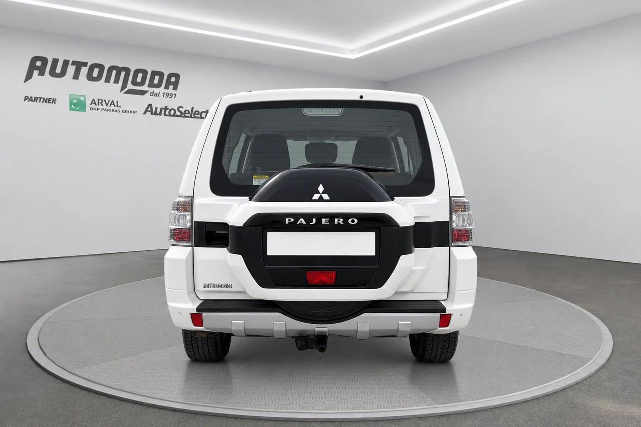 Mitsubishi Pajero 3.2 5p. 7 POSTI - GANCIO