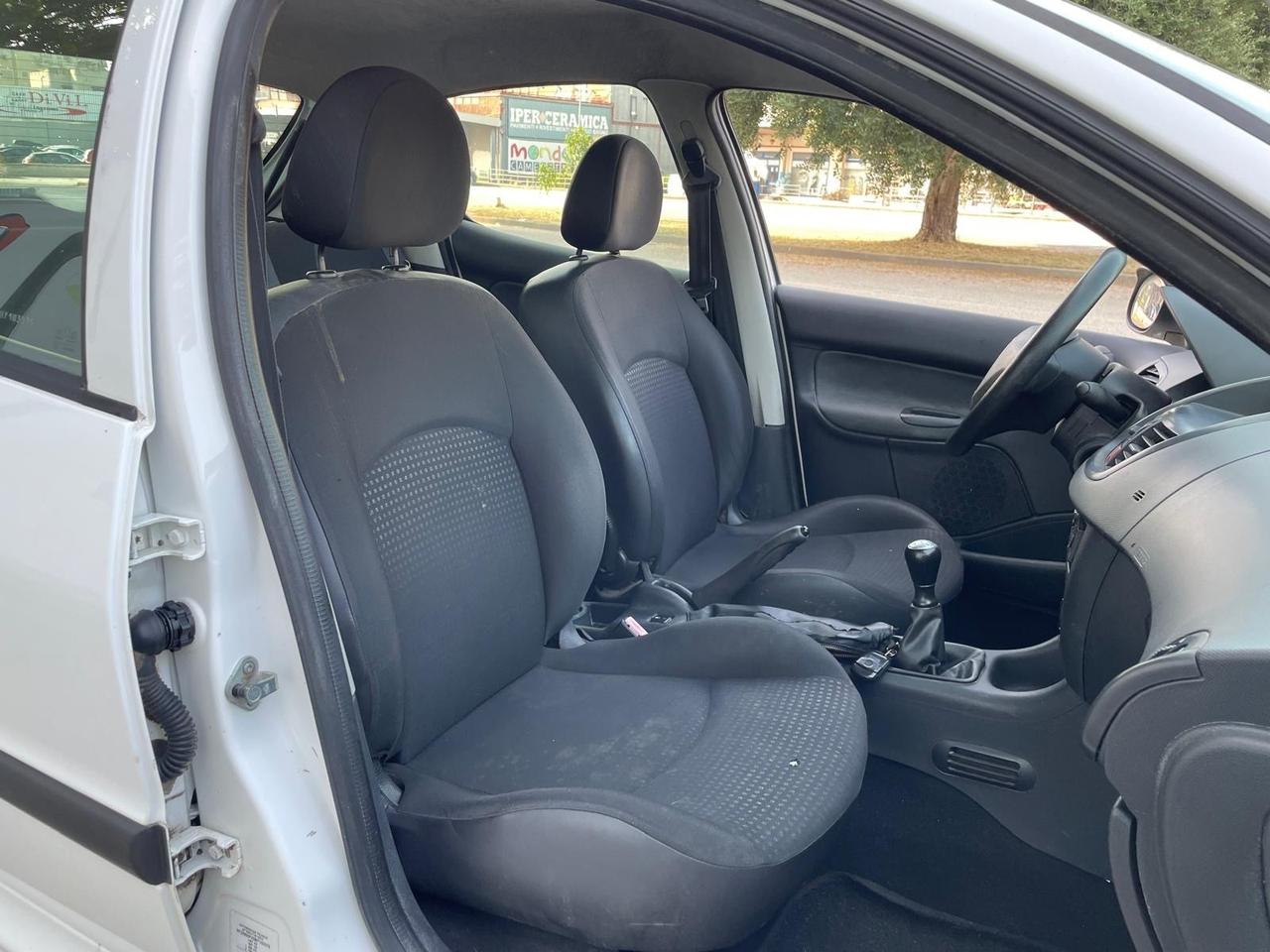 Peugeot 206 Plus Restayling 1.1benz 5p. Full clima e Idroguida
