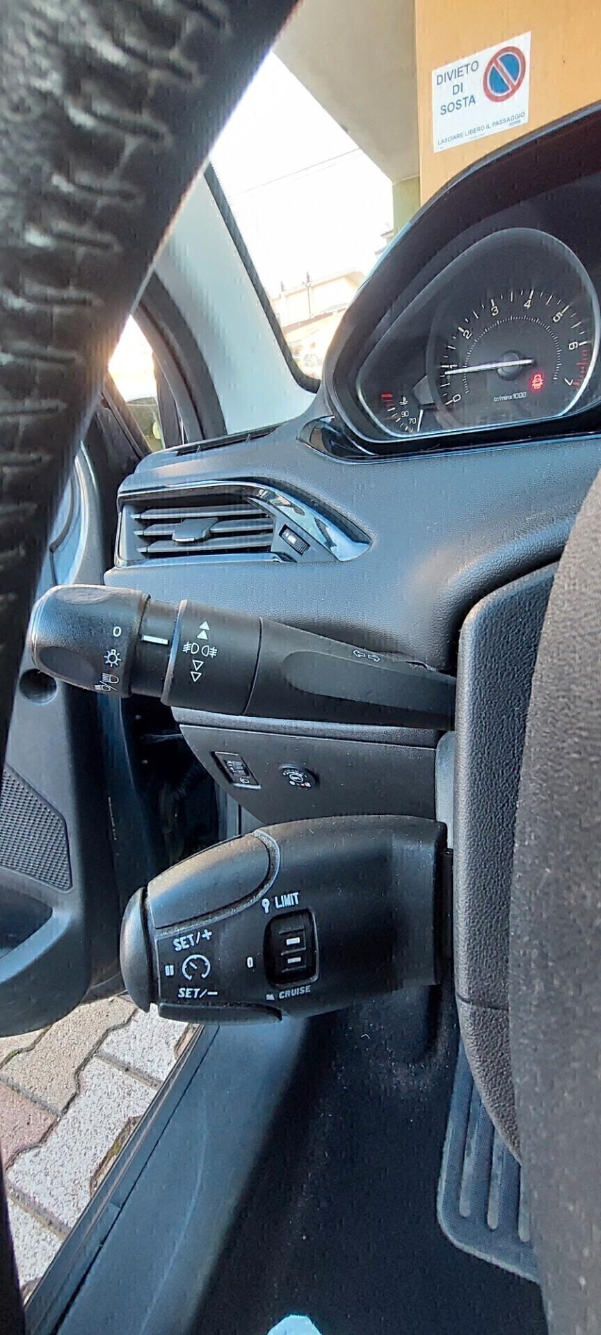 PEUGEOT 208 1,2 GPL DI SERIE 82 CV TELEFONO CRUISE CONTROL LEGA SENSORI OK CERTIFICATA