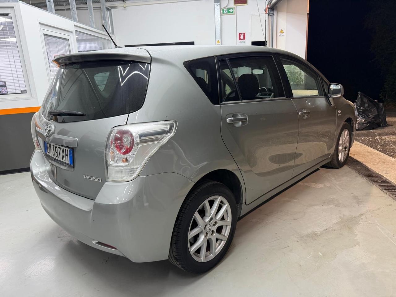 Toyota Verso 2.2 D-Cat 150 CV aut. Active 7 posti