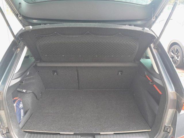 SKODA Kamiq 1.0 G-Tec Scout, Led adattivi, Sedili risc, Retroc