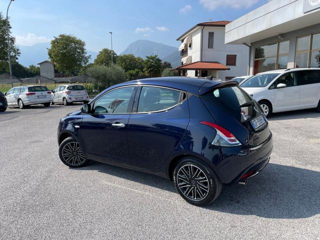 LANCIA Ypsilon 1.0 FireFly 5 porte S&S Hybrid Ecochic Silver