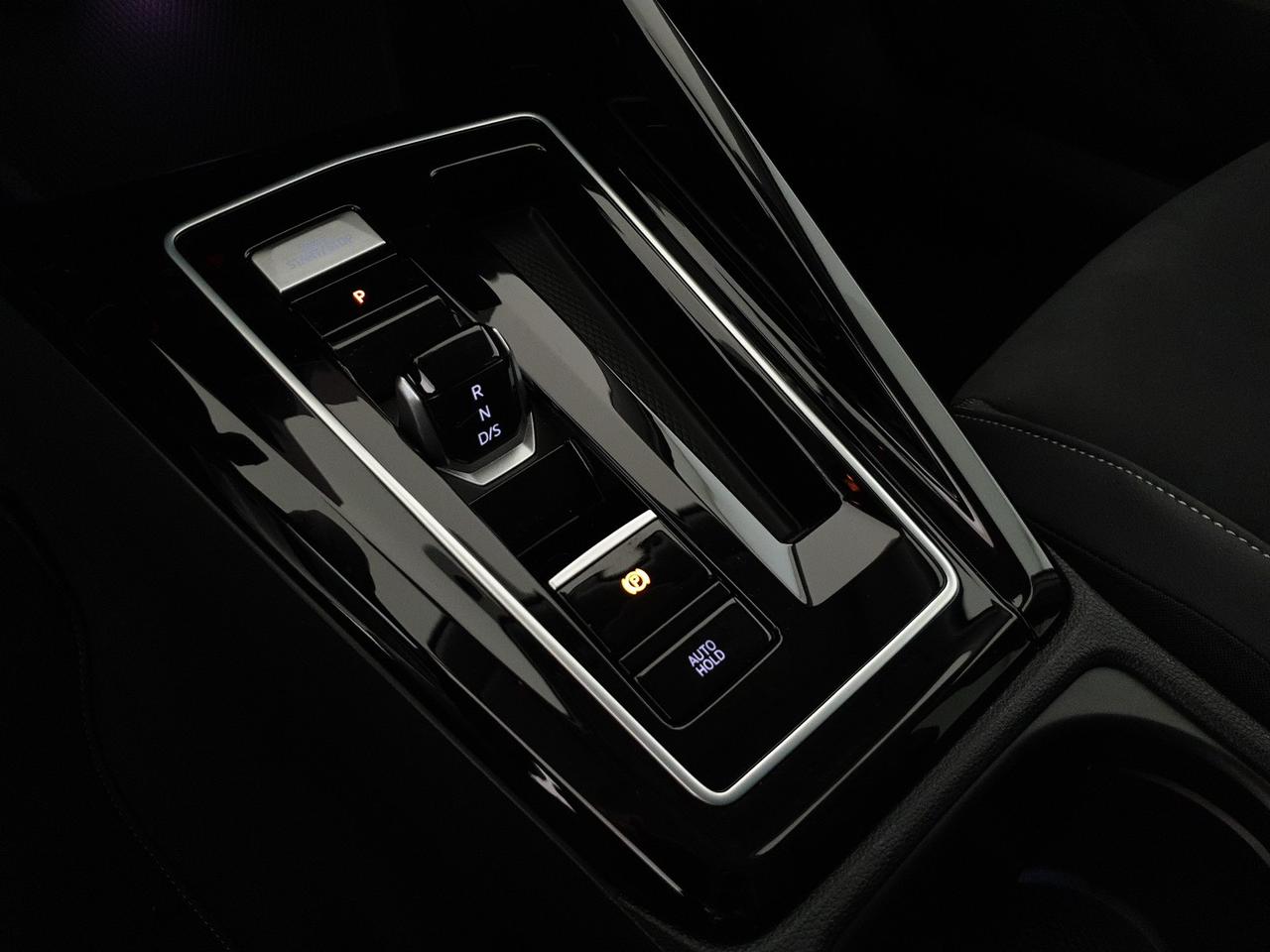 Volkswagen Golf 1.5 tsi ehybrid style 204cv dsg