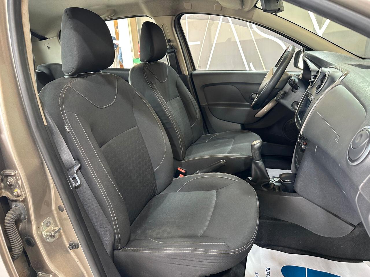 Dacia Sandero 1.2 Laureate Gpl 75cv