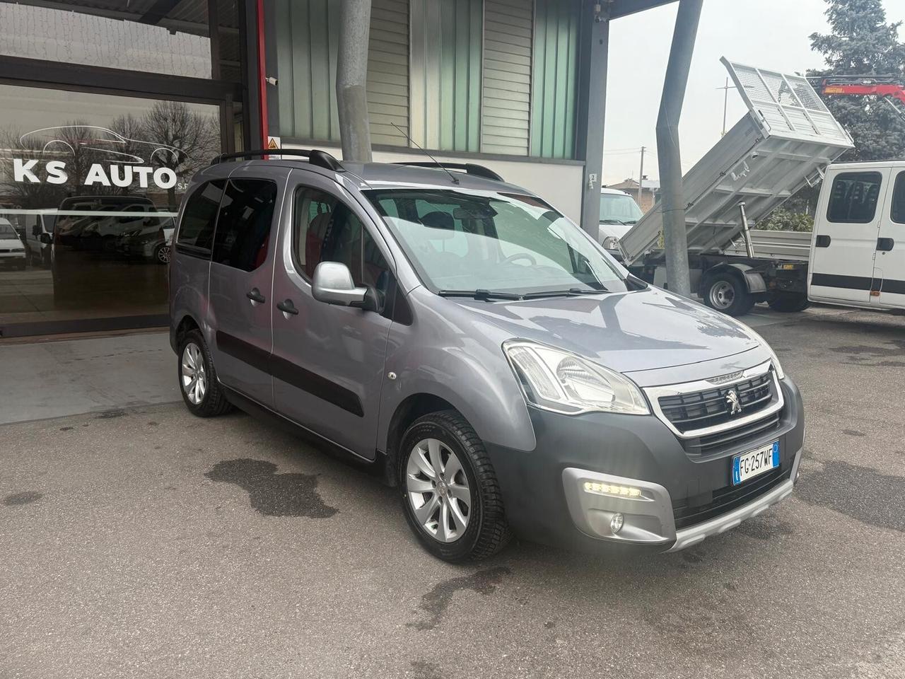 Peugeot Partner Tepee BlueHDi 100 Outdoor